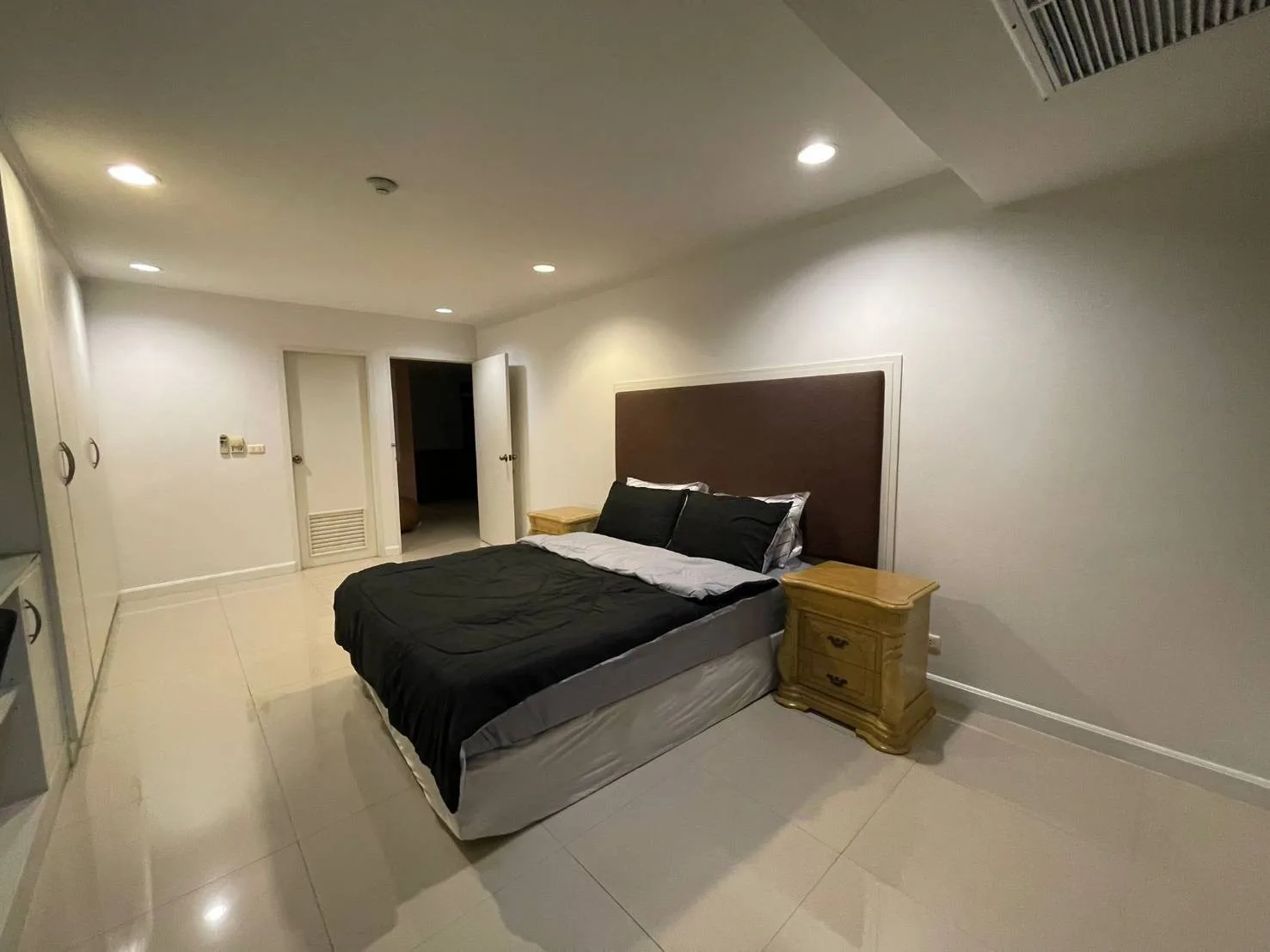 Empire House — photo 10