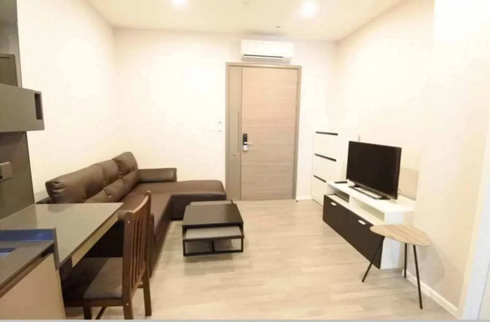 The Room Sukhumvit 69 — photo 1