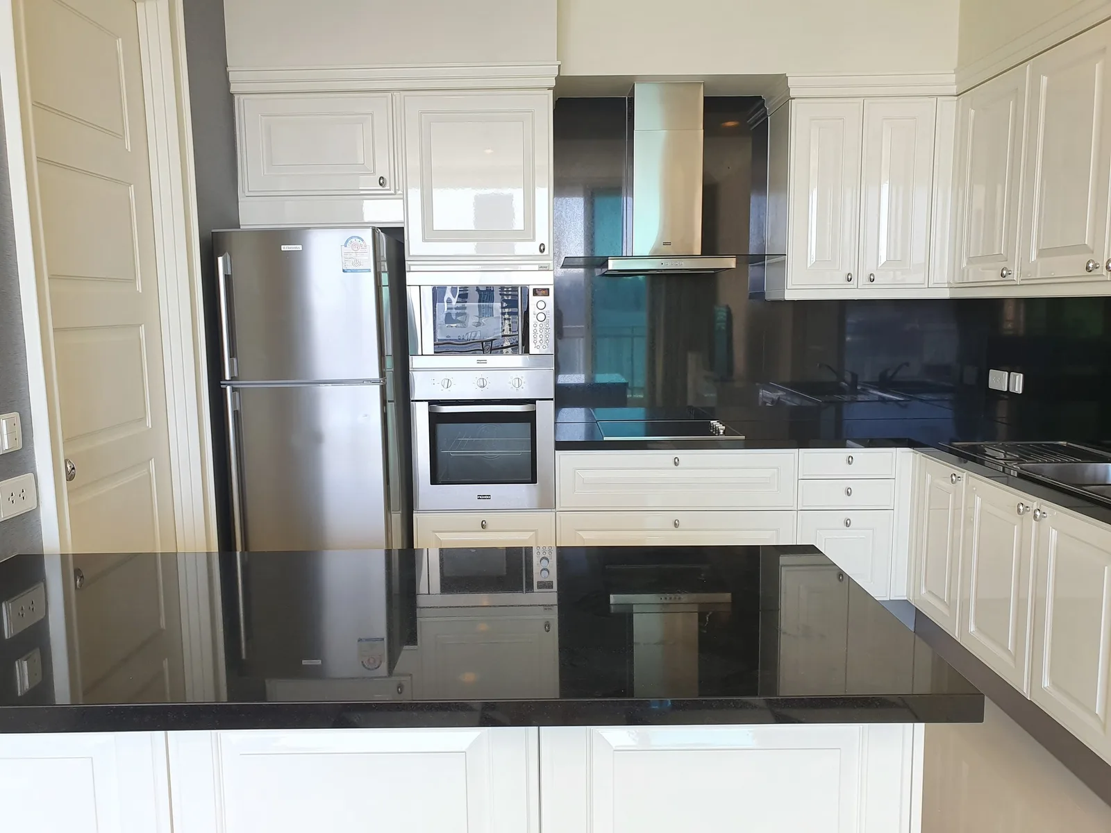 Royce Private Residences — photo 9