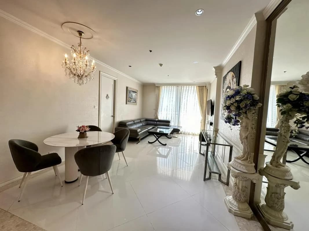 The Empire Place — photo 3