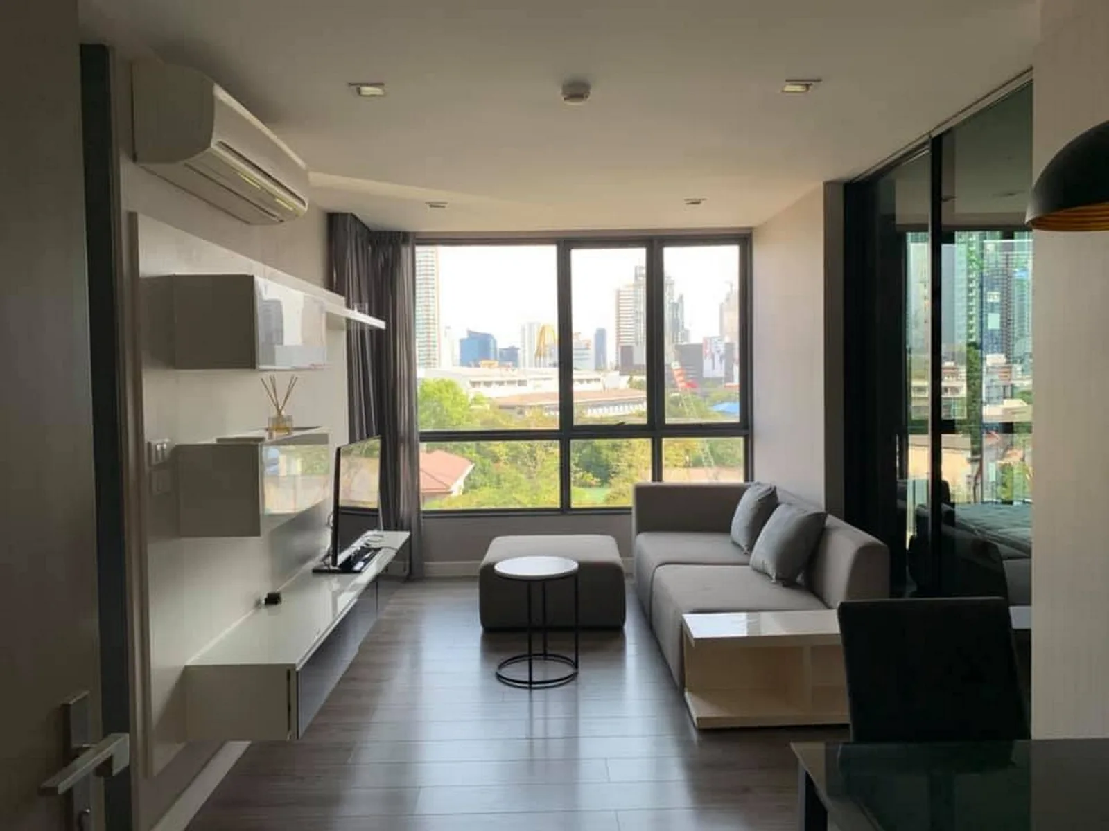 The Room Sukhumvit 40 — photo 1