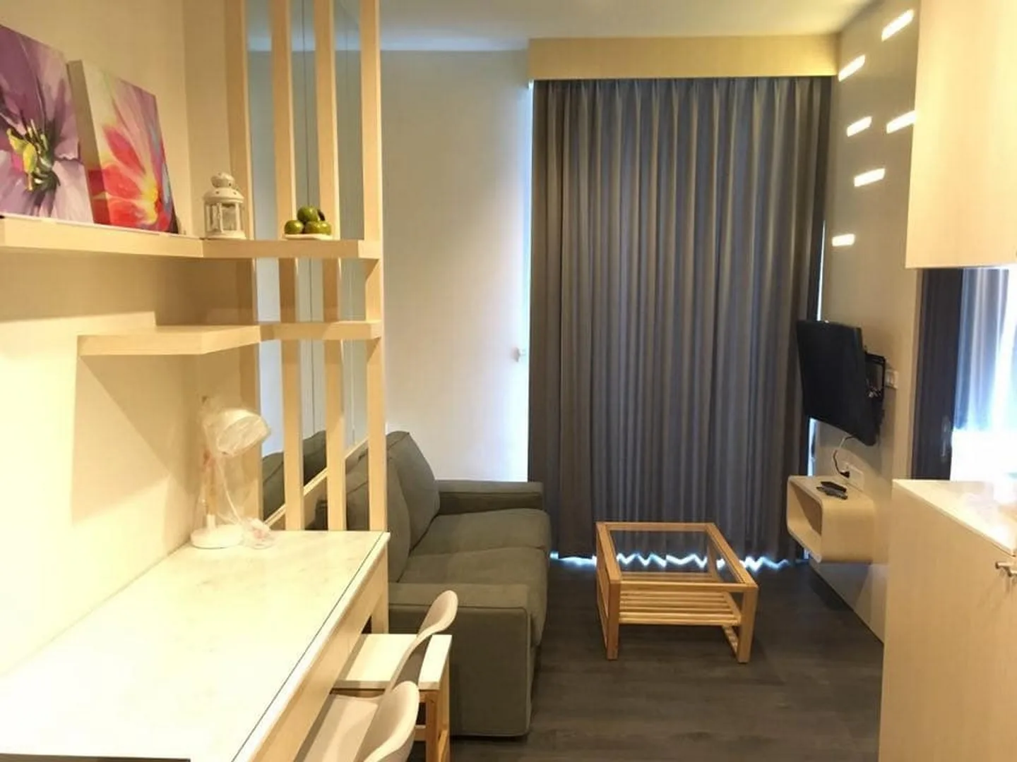 Edge Sukhumvit 23 — photo 1