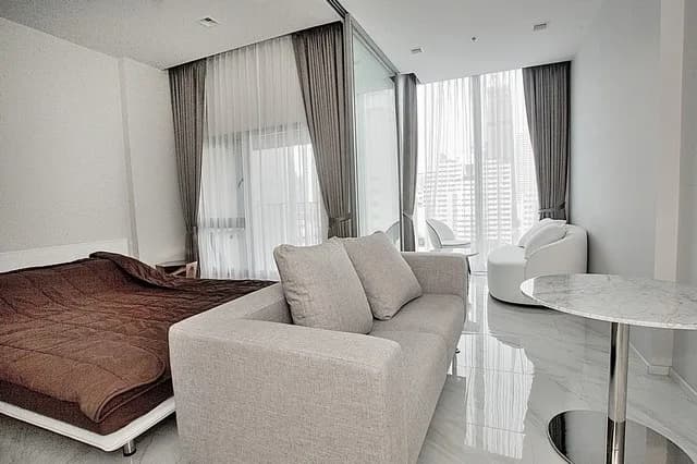 Hyde Sukhumvit 11 — photo 1