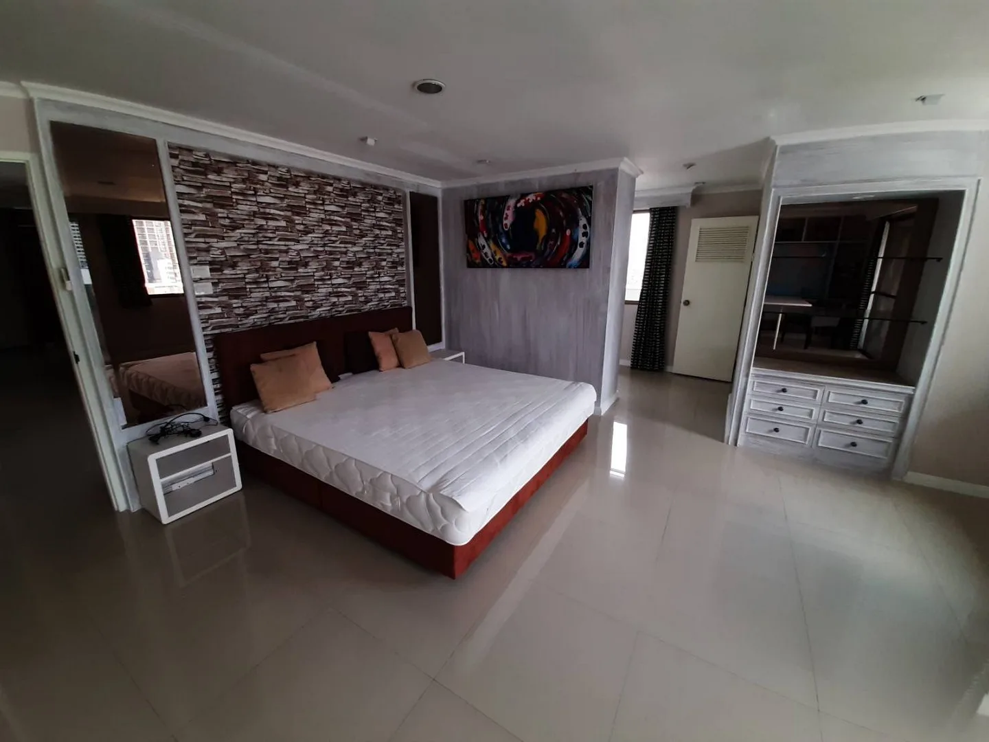 Beverly Tower Condo — photo 10