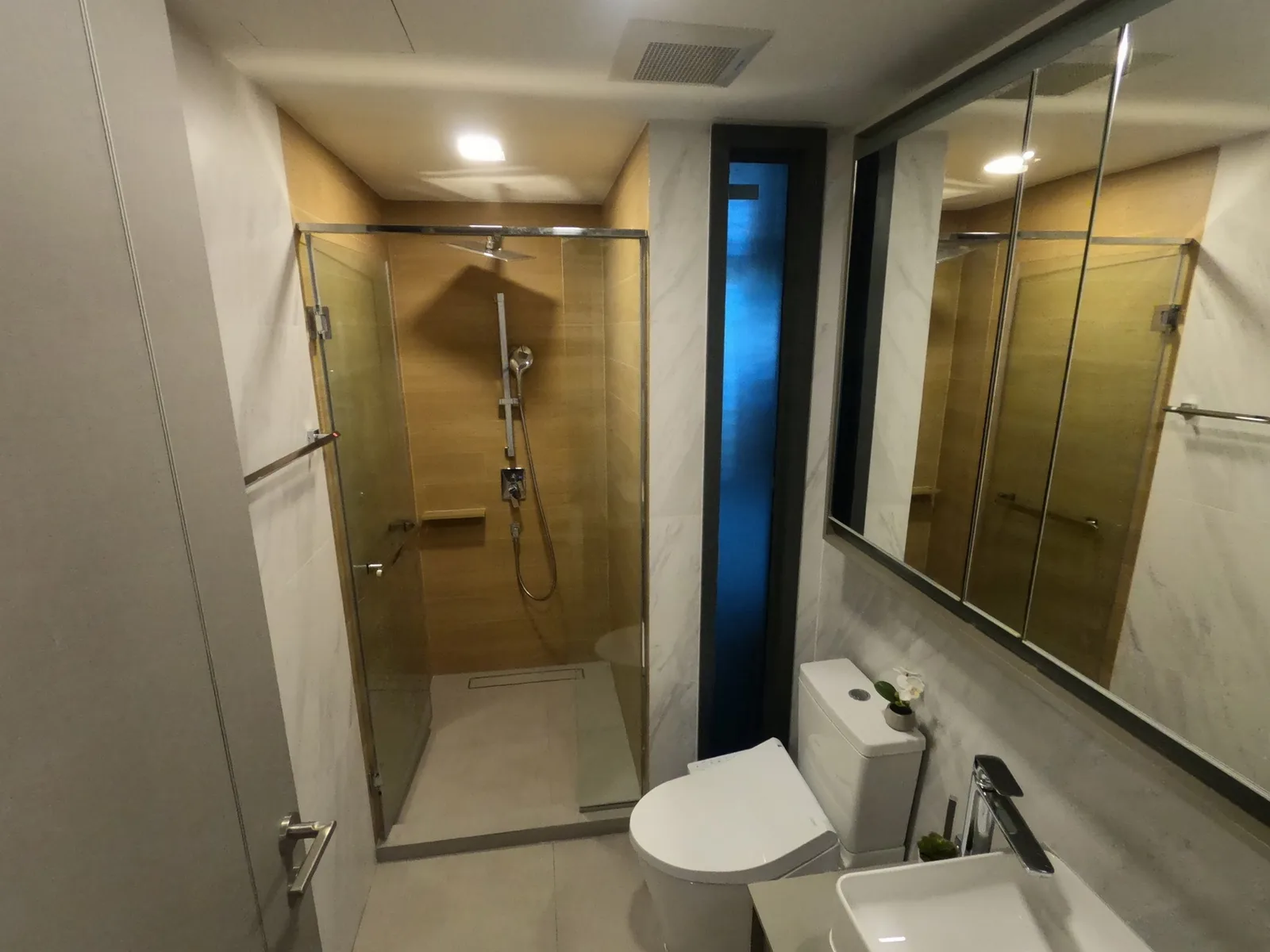 Taka Haus Ekamai 12 — photo 10