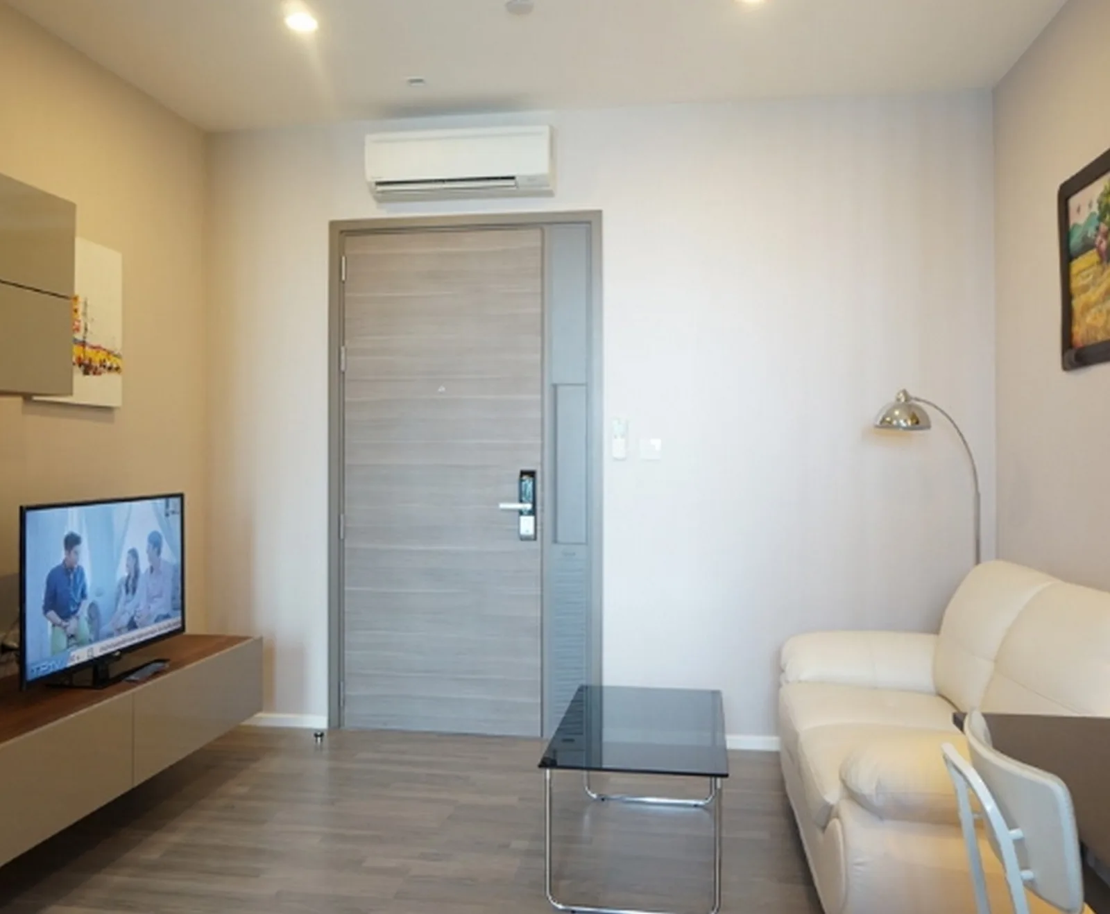 The Room Sukhumvit 69 — photo 1