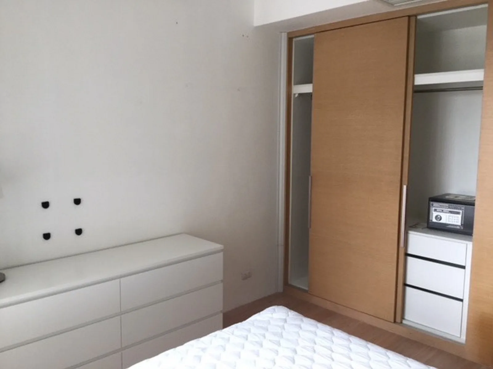 The Emporio Place — photo 2