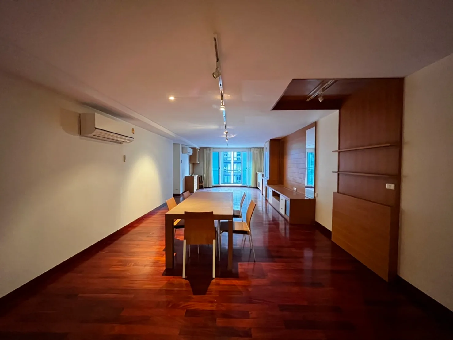 Urbana Sukhumvit 15 — photo 6
