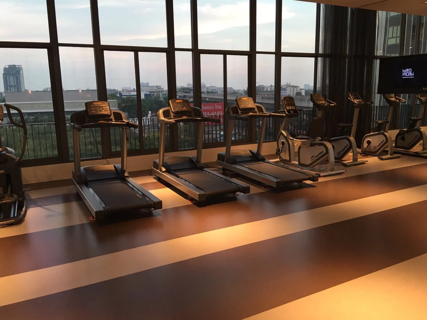 Ideo Mobi Sukhumvit Eastgate — photo 1