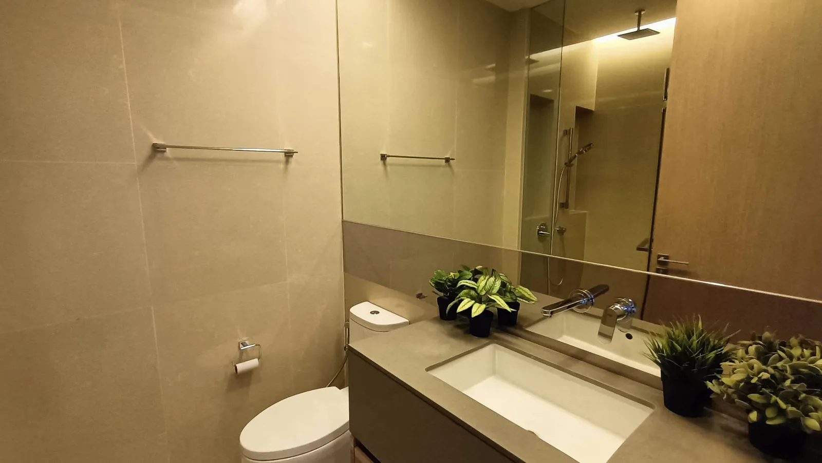 The Esse Asoke — photo 12