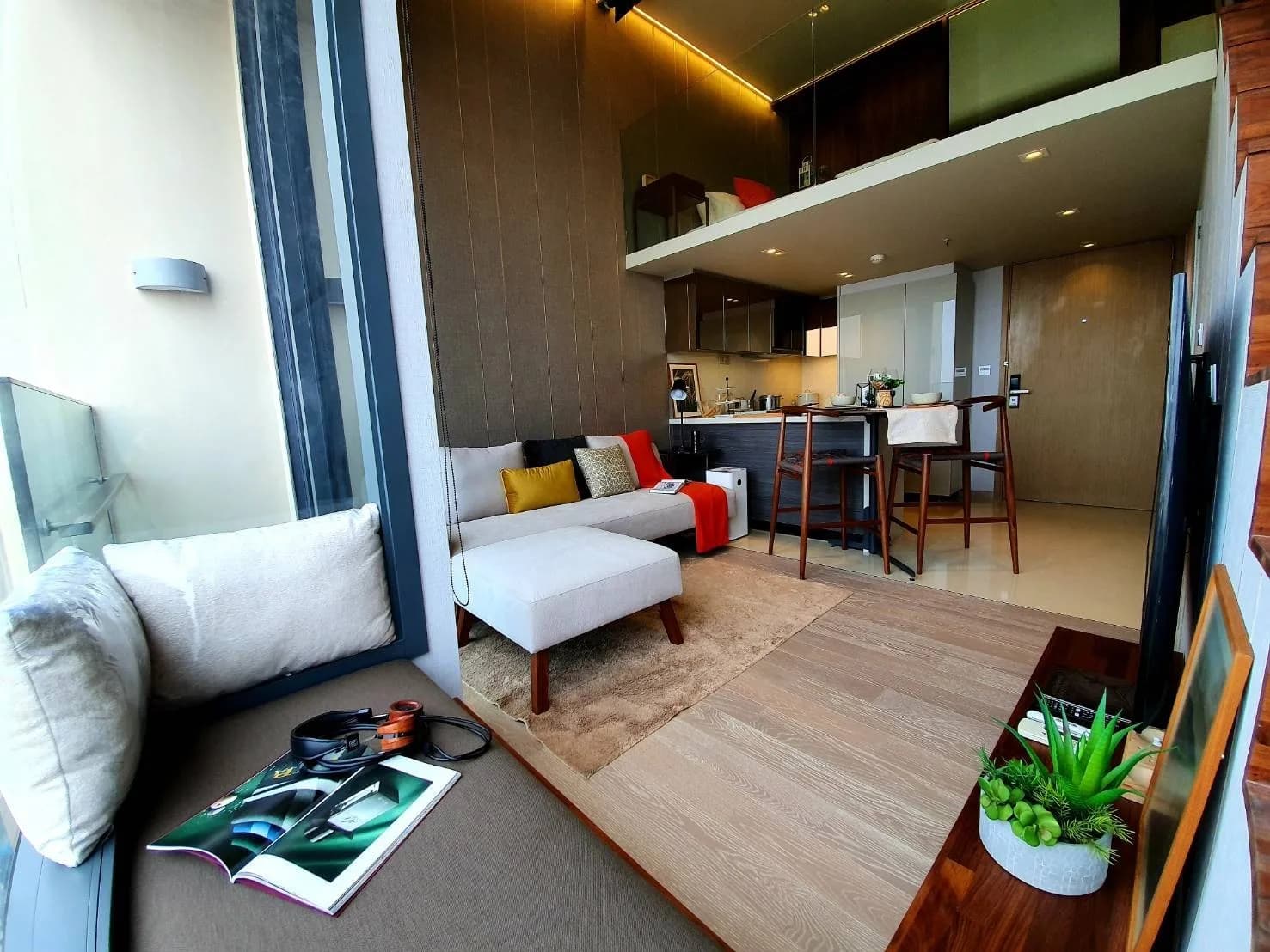 The Esse Asoke — photo 1