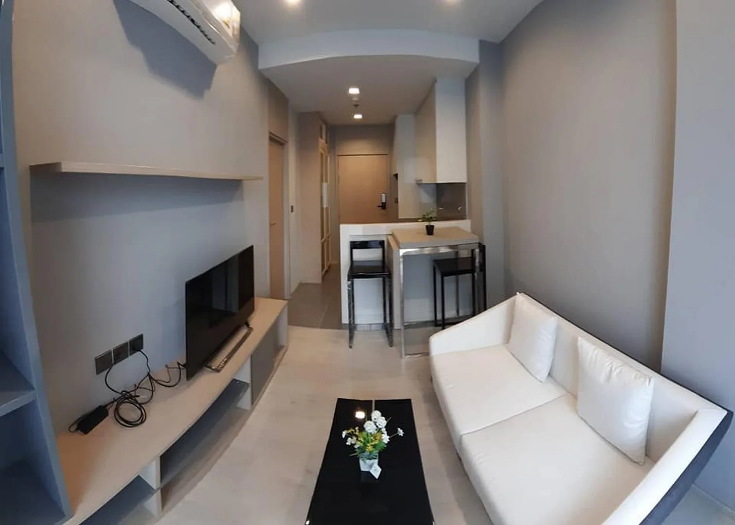 M Thonglor 10 — photo 1