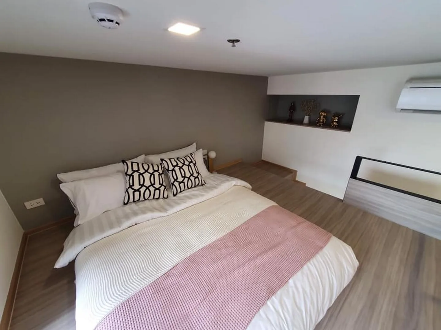 Chewathai Residence Asoke — photo 13