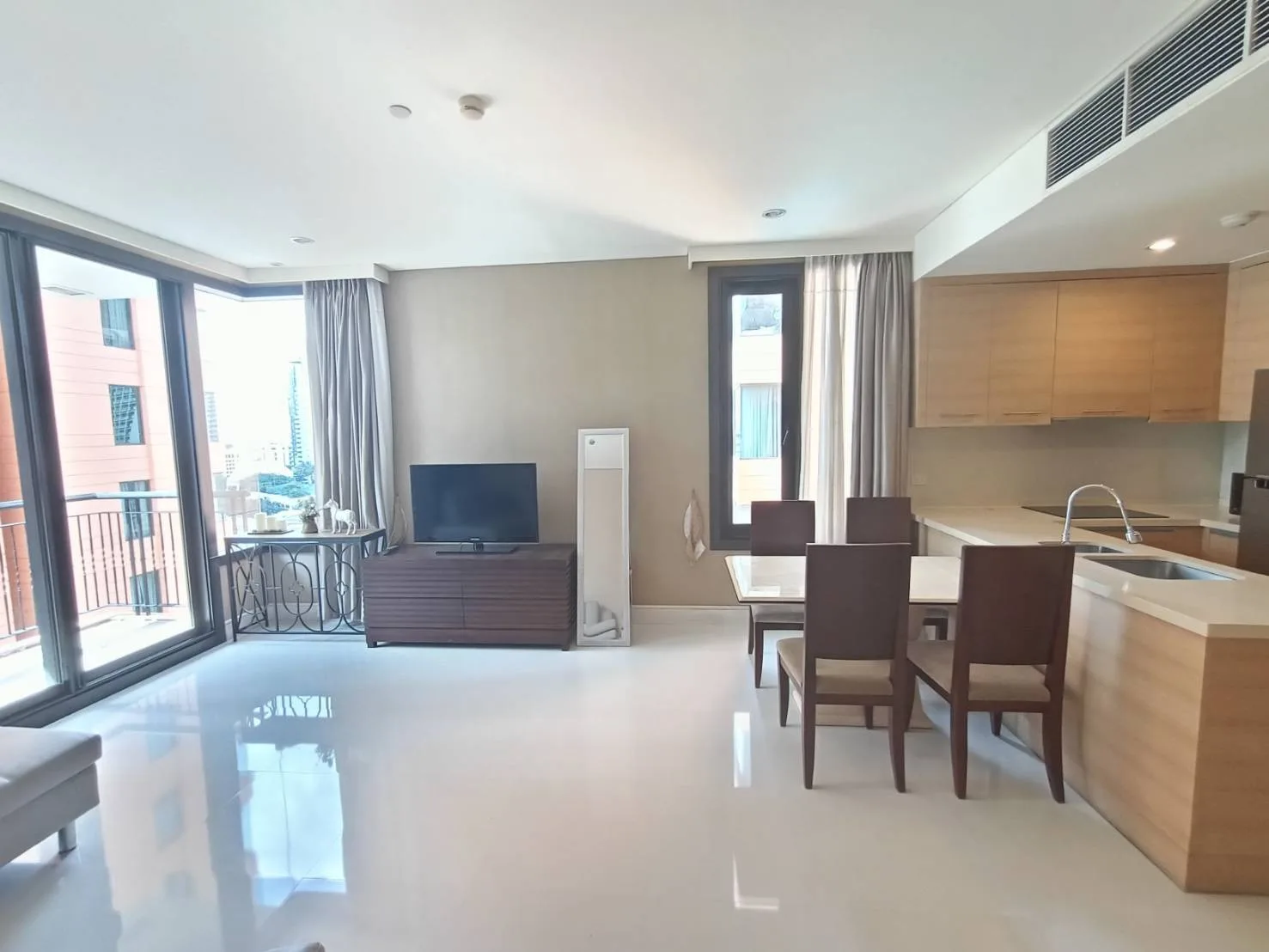 Aguston Sukhumvit 22 — photo 2