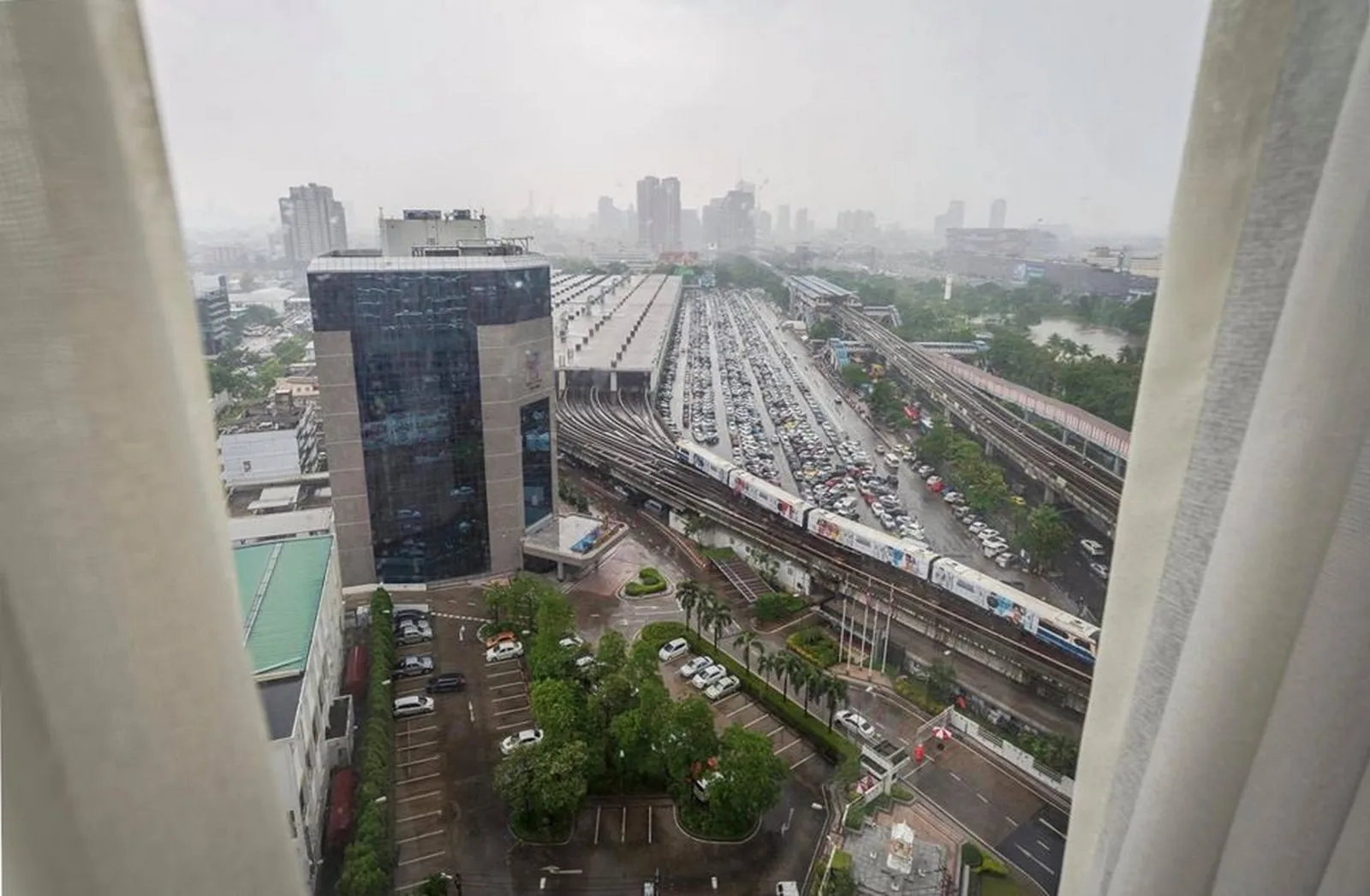Ideo Sathorn - Wongwian Yai — photo 12
