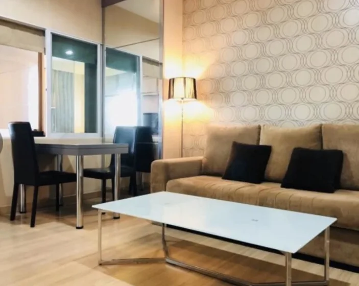 Life @ Sathorn 10 — photo 1