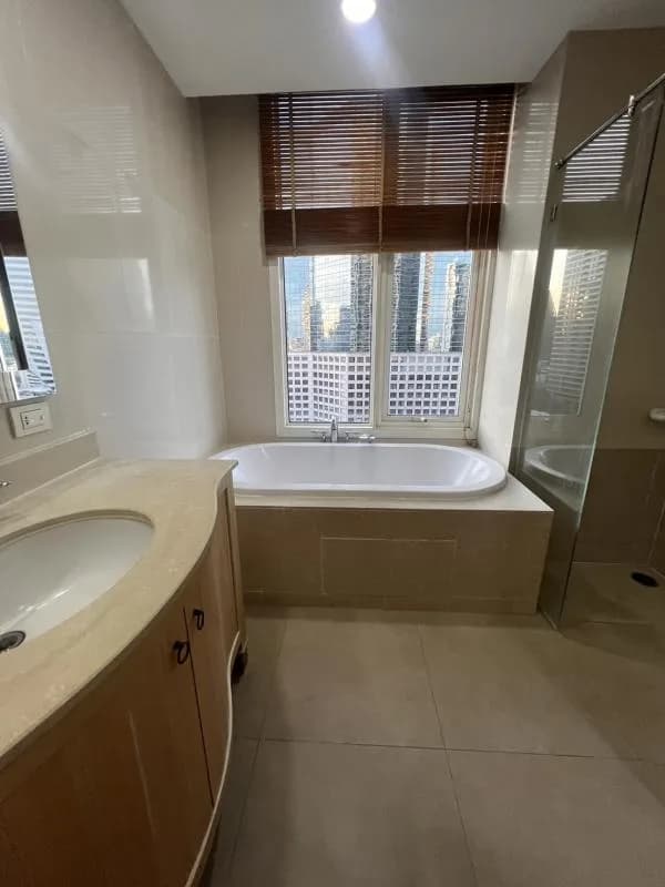 The Empire Place — photo 10