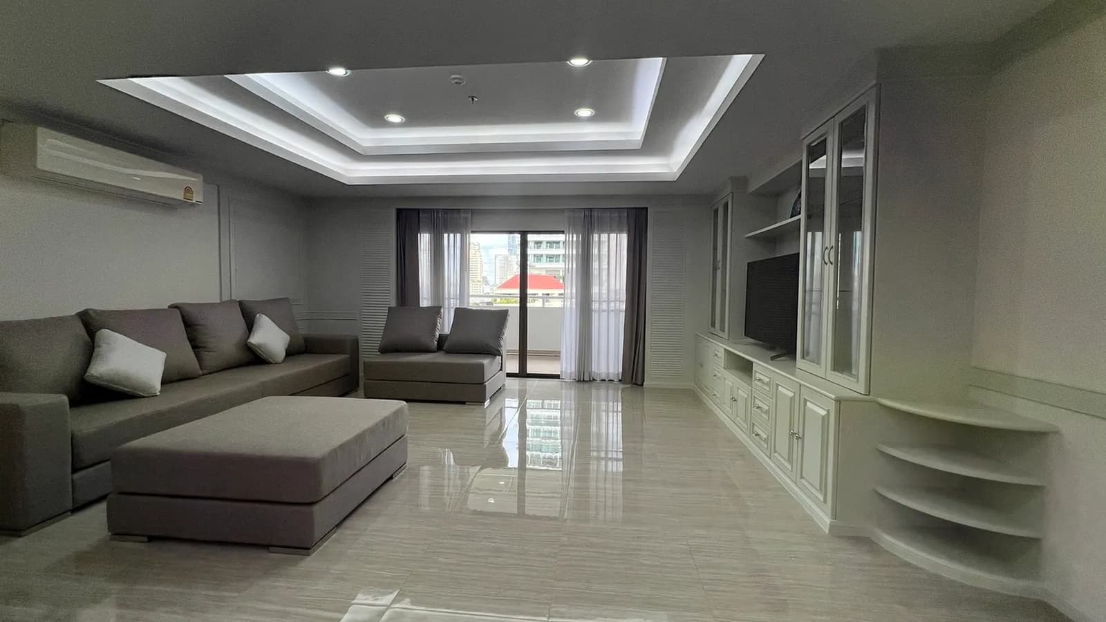 M Tower Apartment — photo 2