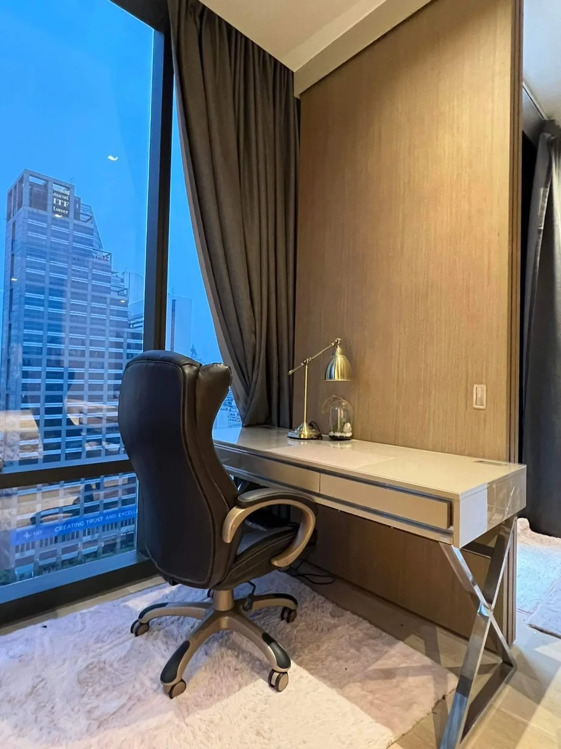 Ashton Silom — photo 4