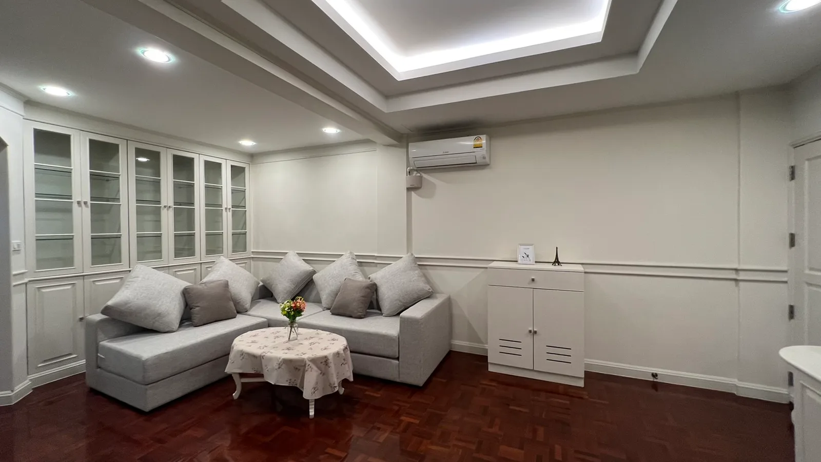 M Tower Apartment — photo 2