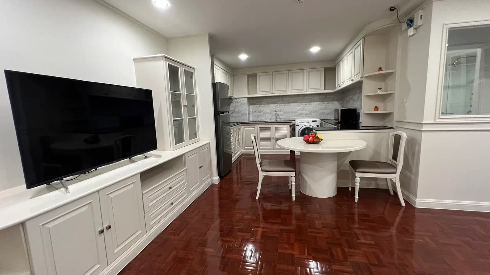 M Tower Apartment — photo 4