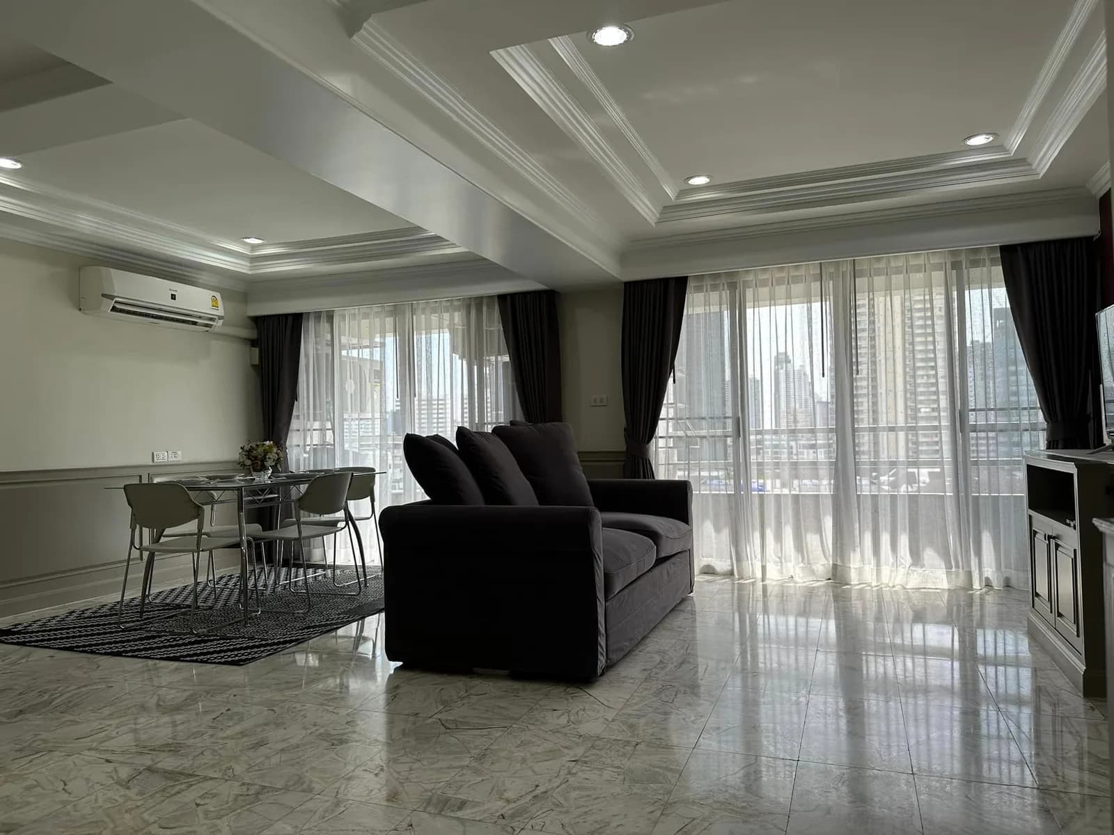 Thonglor Tower — photo 1