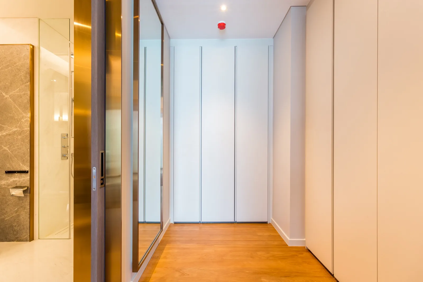 Sindhorn Tonson — photo 13