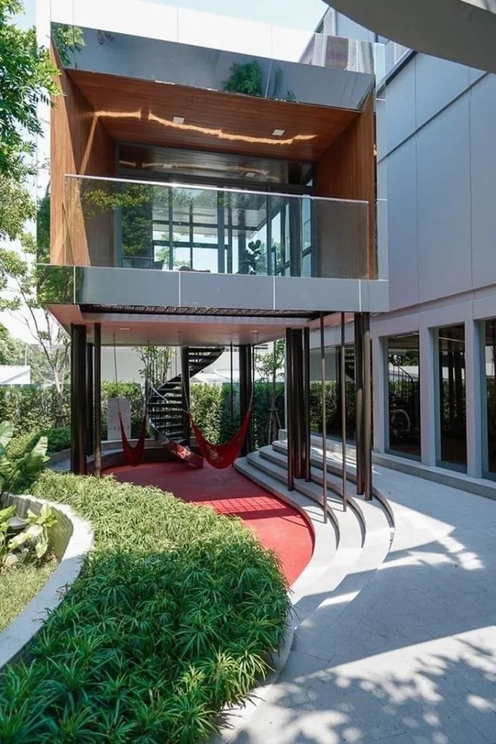 Taka Haus Ekamai 12 — photo 19