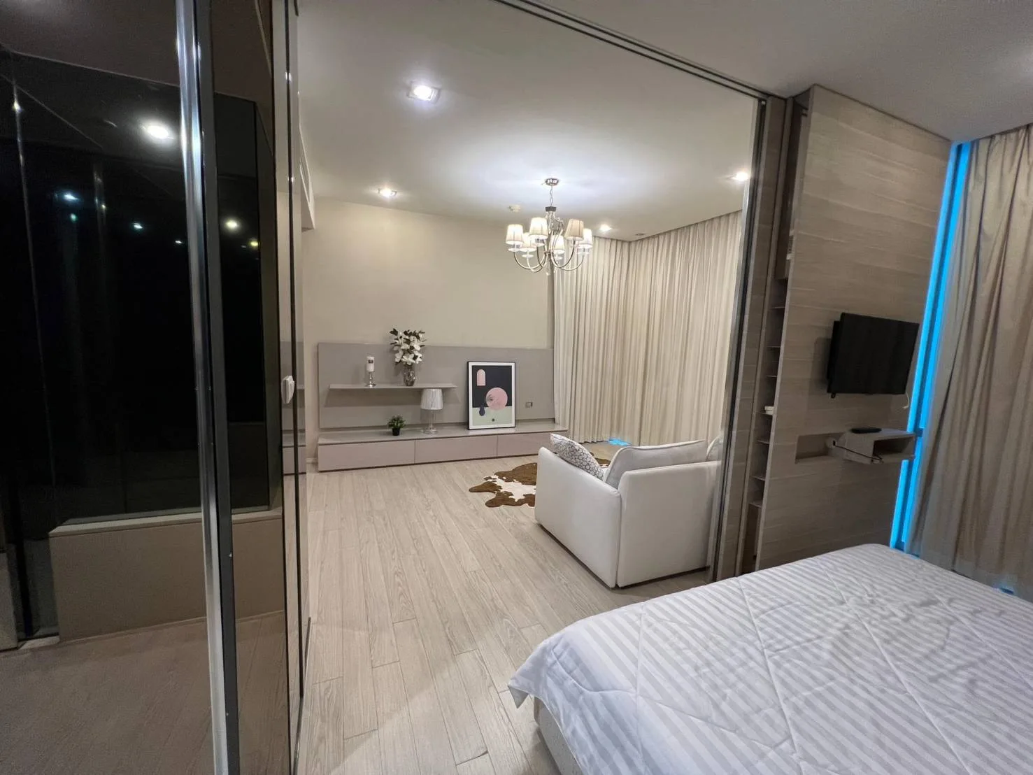 The Room Sukhumvit 21 — photo 4