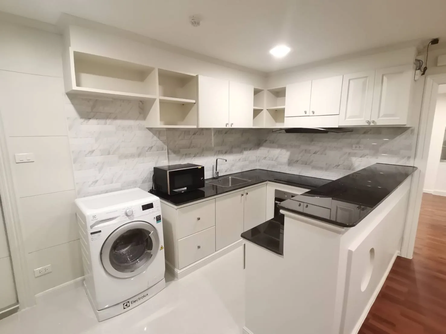 M Tower Apartment — photo 7