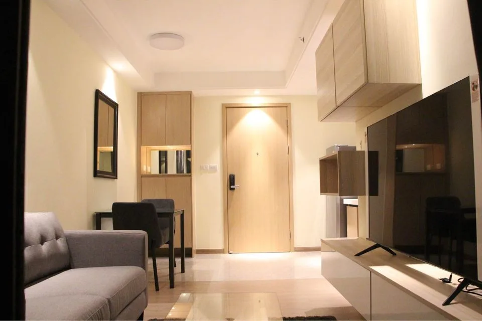 Regal Condo Sathorn-naradhiwas — photo 1