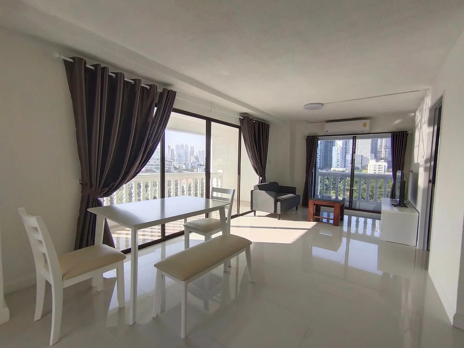 38 Mansion — photo 2
