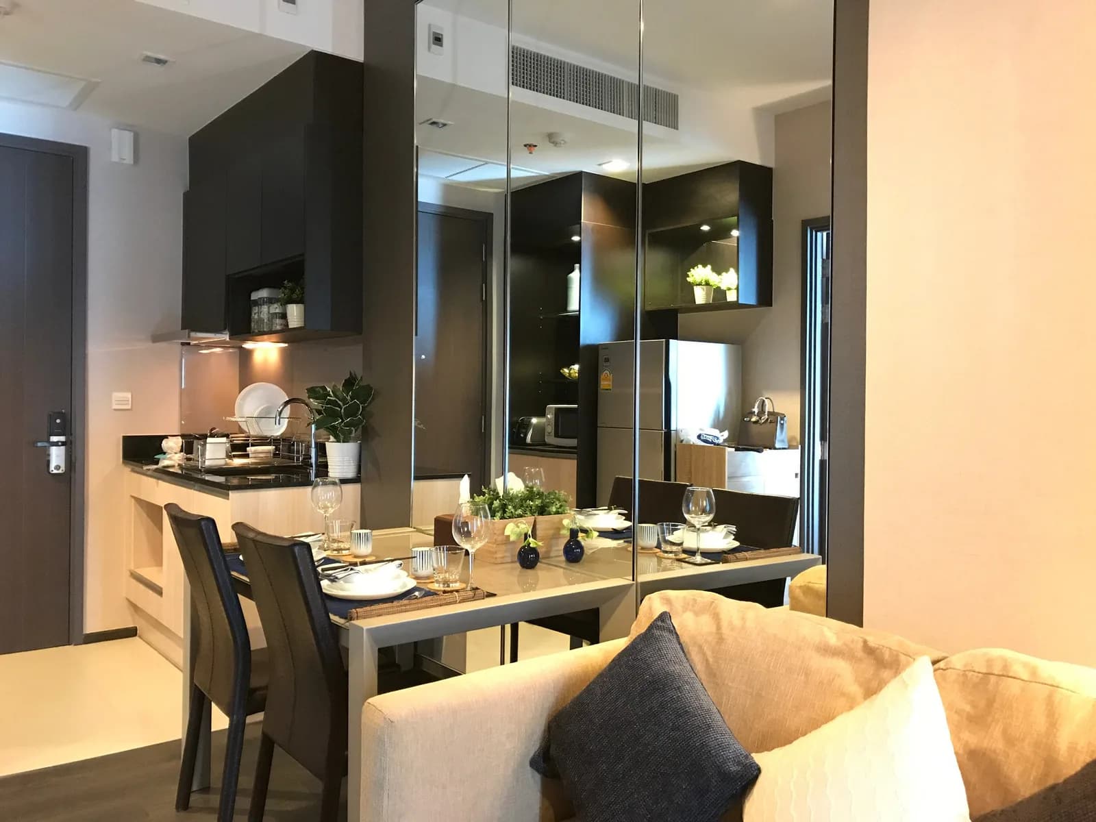 Edge Sukhumvit 23 — photo 2