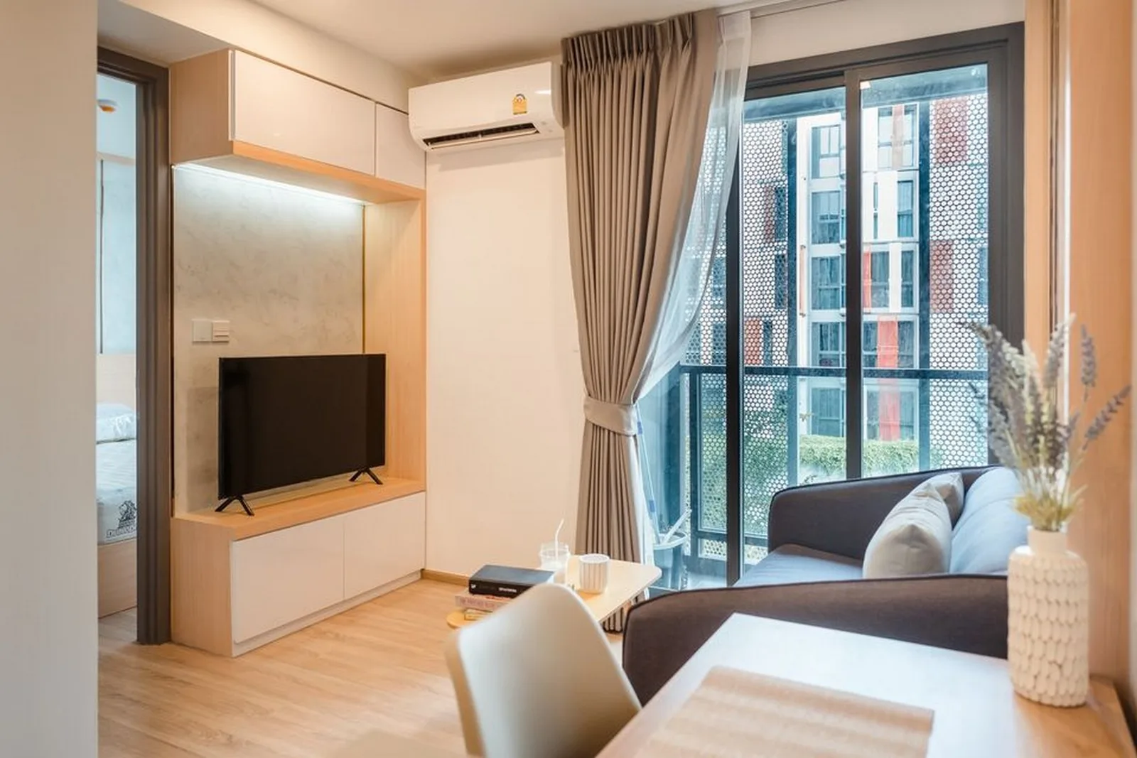 Taka Haus Ekamai 12 — photo 14