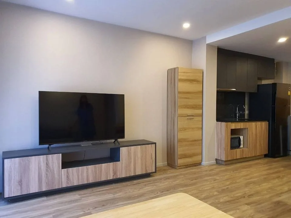Blossom Condo @ Sathorn - Charoenrat — photo 1