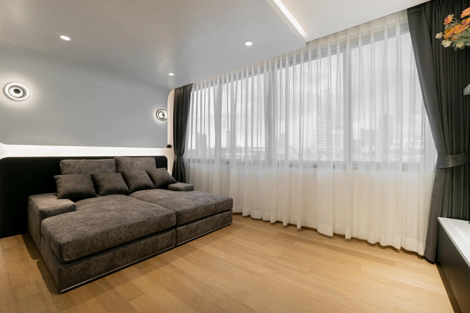 The Luxury Home — photo 10