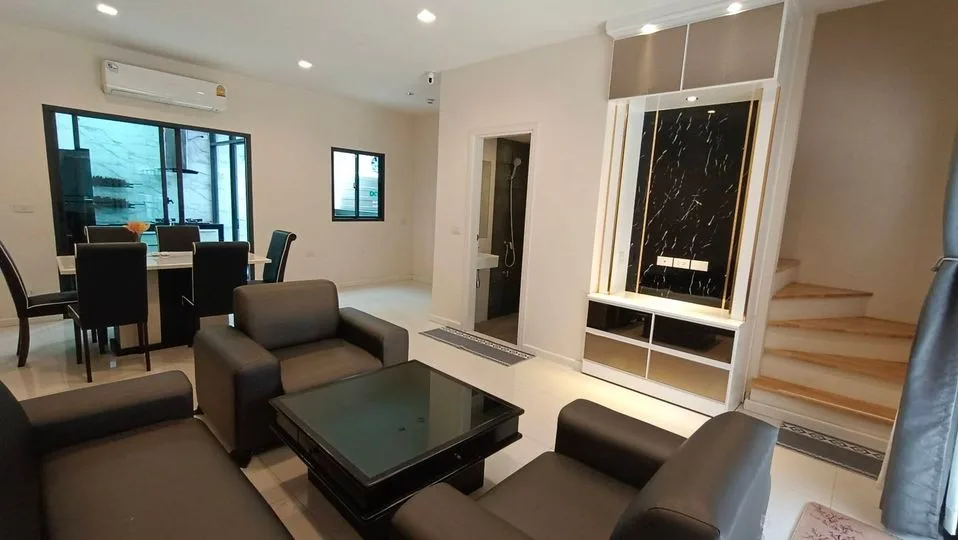 Townhome — photo 2