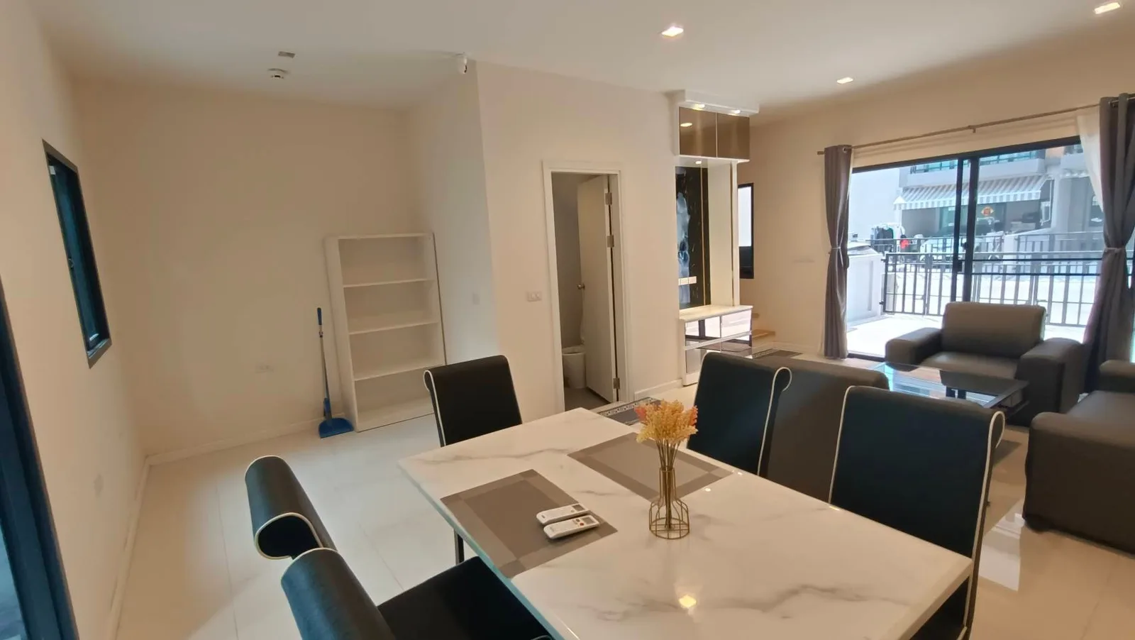 Townhome — photo 3
