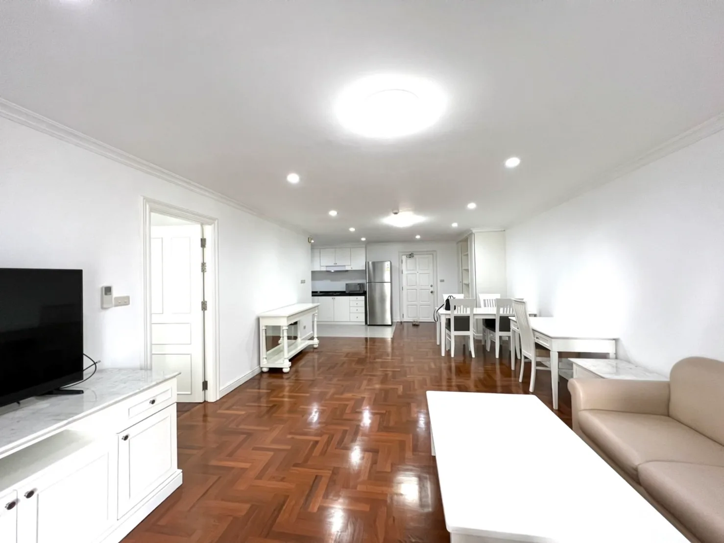 Acadamia Grand Tower — photo 1