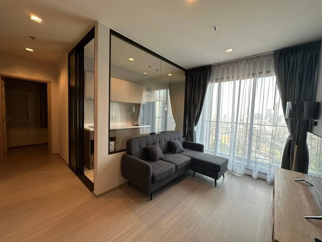 Life Sathorn Sierra — photo 1