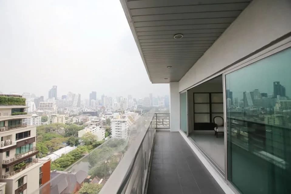 Royal Residence Park — photo 13