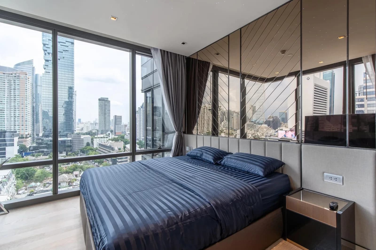 Ashton Silom — photo 10
