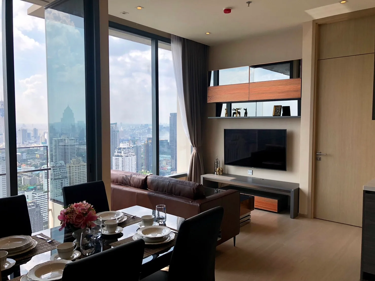 The Esse Asoke — photo 2