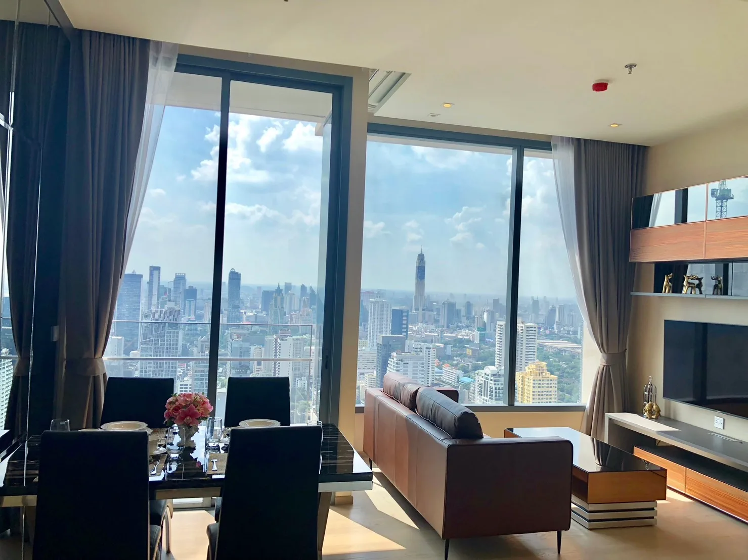 The Esse Asoke — photo 3