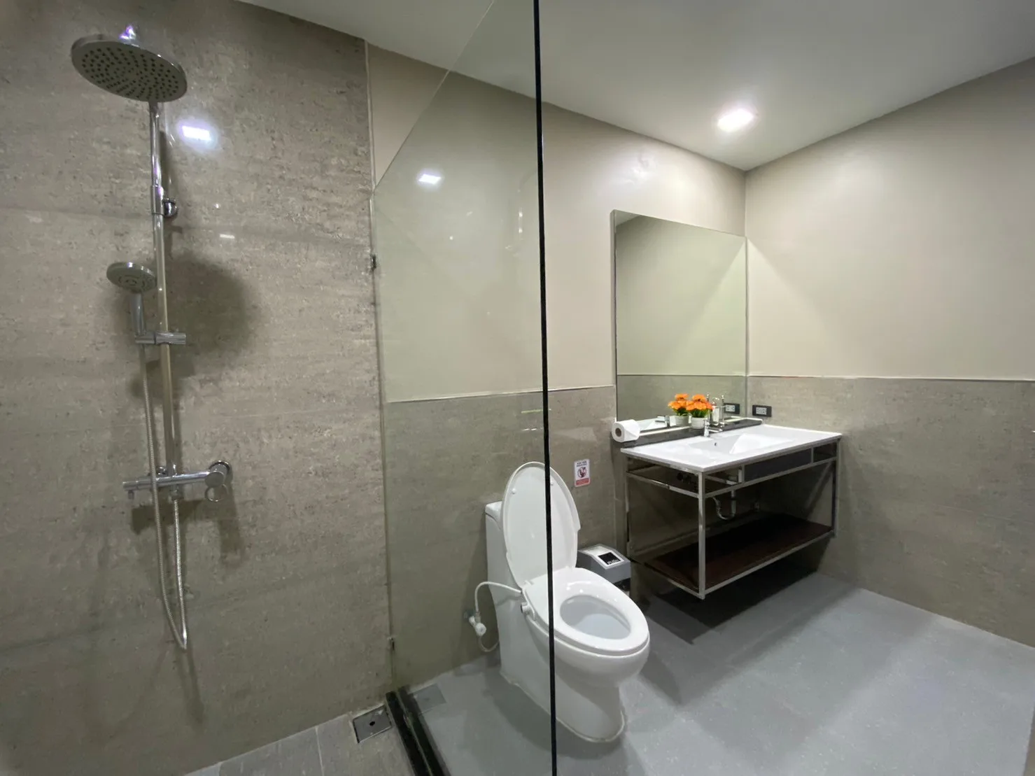 Quad Sukhumvit 36 Serviced Apartment — photo 11