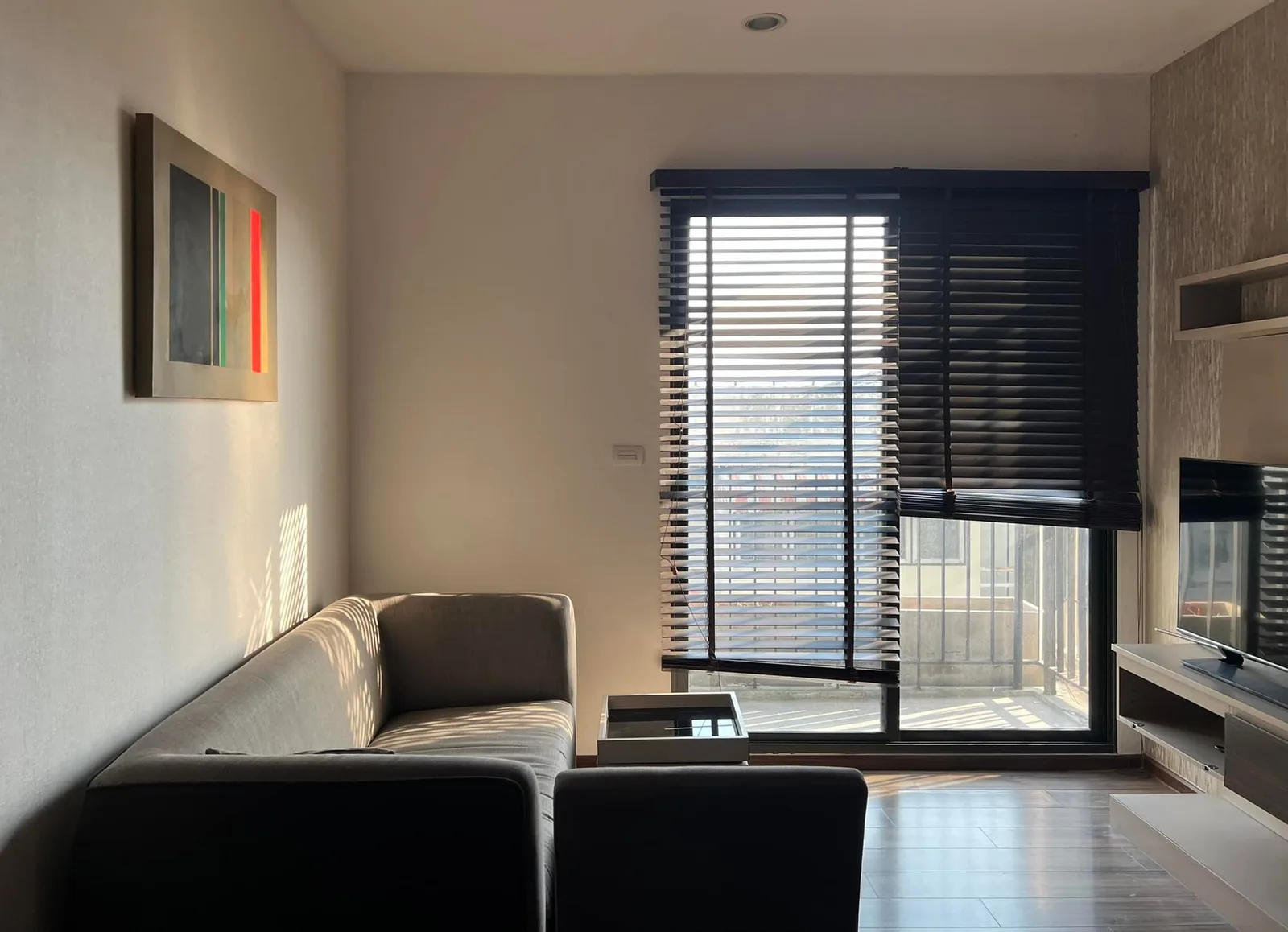 Teal Sathorn-taksin — photo 1