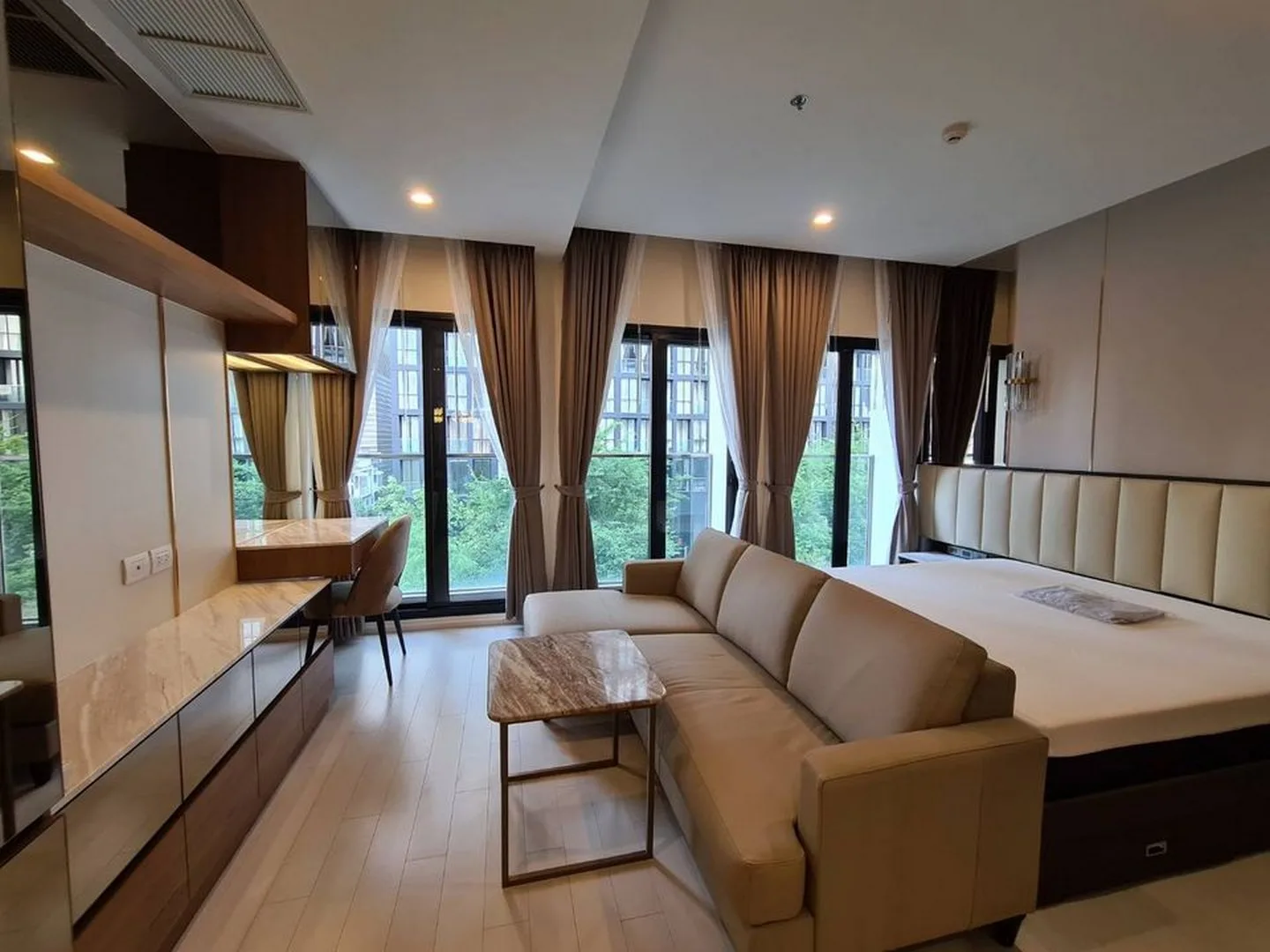 Noble Ploenchit — photo 1