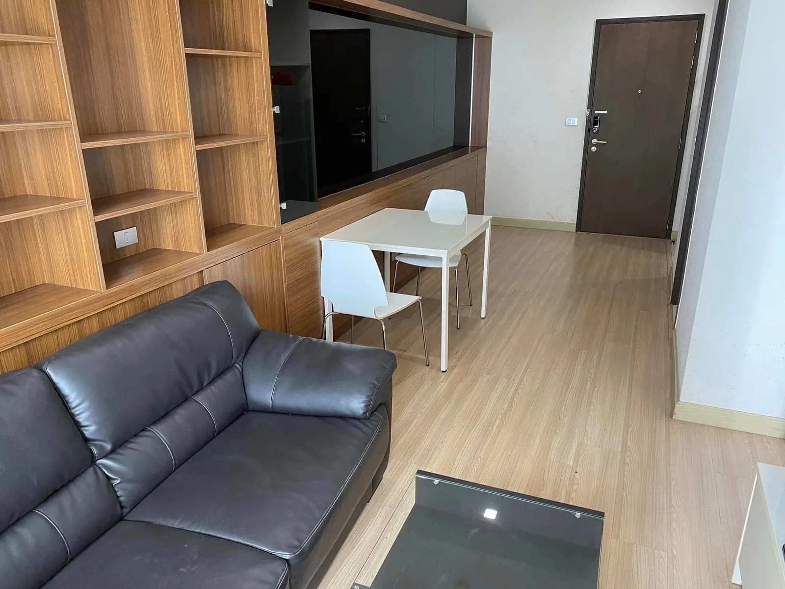 Sky Walk Condominium — photo 2
