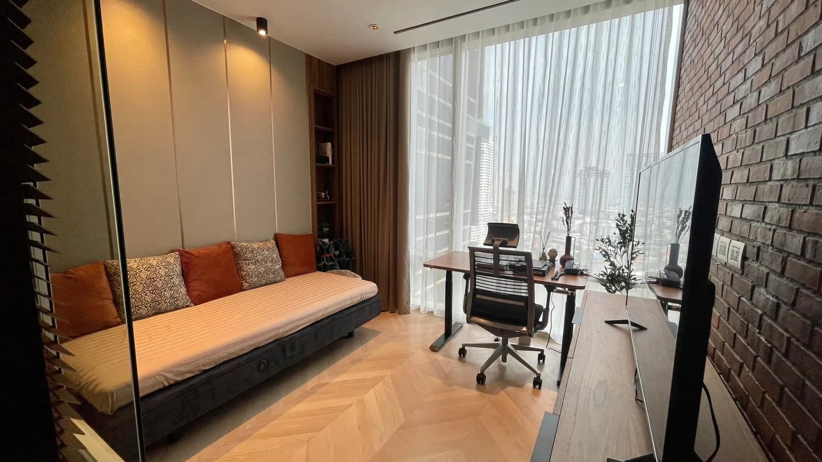 Four Seasons Private Residences Bangkok — photo 1