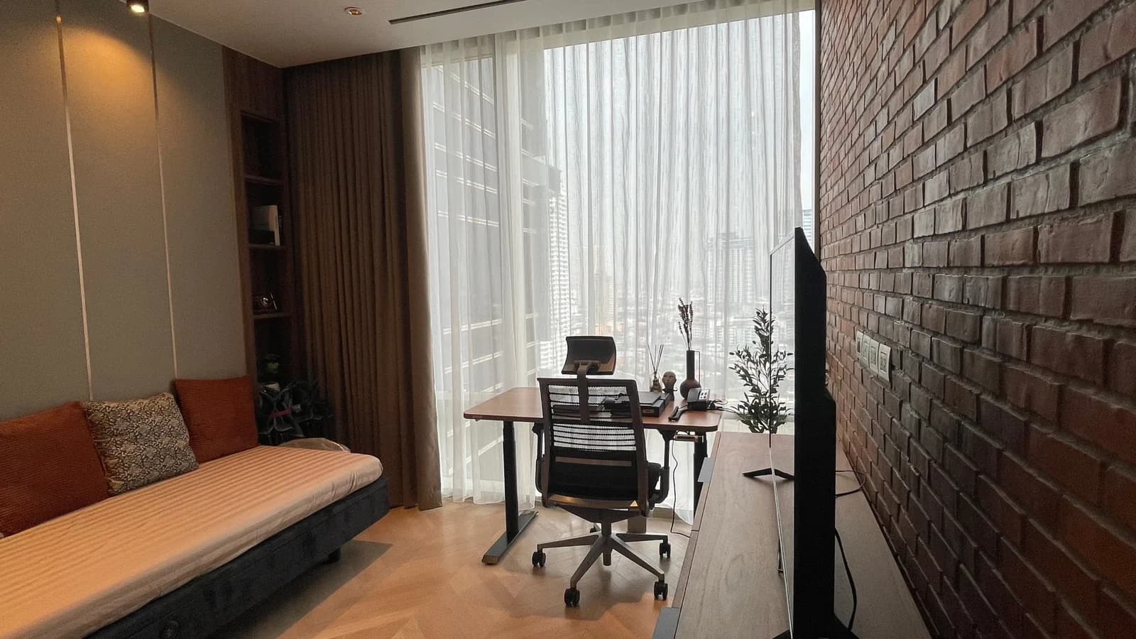 Four Seasons Private Residences Bangkok — photo 2